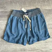 Lightweight Medium Blue Chambray Shorts Womens 14/16W Elastic Waistband