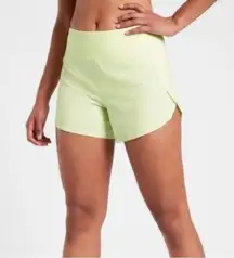 Athleta womens medium run with it 3.5 shorts tequila green running lined Lulu