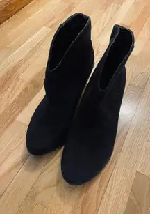 women black boots (size 7)