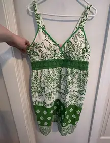 she's cool  white and green dress in size XL. Preowned good condition.