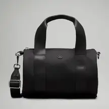 Lululemon NWT Knit Nylon Mini Barrel Duffle Crossbody Bag 5L Black