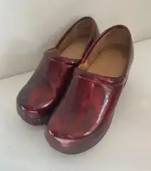 CLEARANCE Women's‎ Melinda III GH Bass Red Clogs Size 6M EUC!