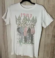 😎 Recycled Karma Def Leppard t Shirt  Size S/M