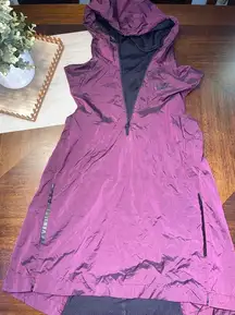 womans size xs purple Nike tech vest
