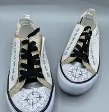 New without tags Twisted  step into and out of tennis shoe size 6