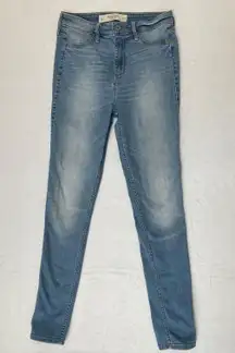 Abercrombie & Fitch  Size 28 USA 6 Jeans Medium Light Wash No Rips Skinny Jean