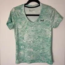 Under Armour T-shirt size xs loose fit