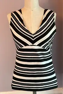 Gap Factory Y2K black and white striped V neck sleeveless stretch top Size Small