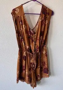 Mason & Belle Floral romper | great condition | cutout in middle