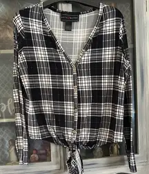Polly & Esther Monochrome Plaid Button-Down Shirt