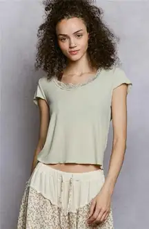 POL Round Neck Short Sleeve Crop T-Shirt with Lace Trim Medium