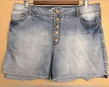 Cato EST 1946 Denim Button Fly Shorts light wash modest length jean size 16