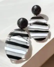 Chico’s‎ LELE Black White Lucite Drop Earrings NEW