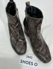 Womans Time & Tru Brown Black Snake Print Side Zip Block Heel Ankle Boots 11