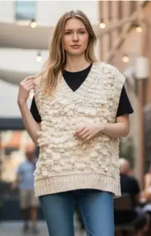 NWT ZARA Wool Textured Sweater  Vest   Rare Bloggers Fave Small