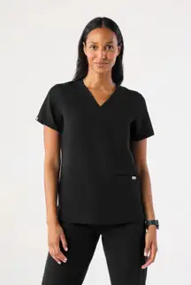 FIGS Casma Three-Pocket Scrub Top