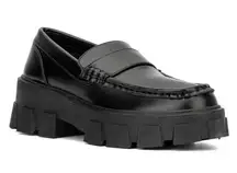 OLIVIA MILLER Women's Mikayla Moc-Style Lug Sole Loafers Black Sz 7