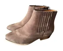 Western Boots Universal Thread Dark Taupe (Dark Brown) Size 8 wide