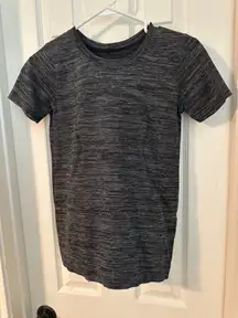 Lululemon short sleeved shirt