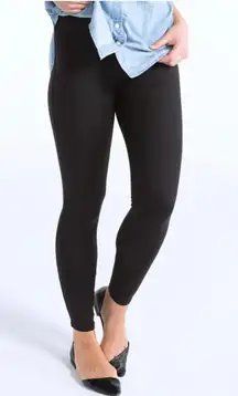 - Essential Leggings Black