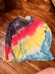 Women’s  rainbow tie dye sweater. New! Size l/x