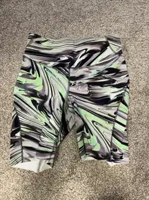 Base Pace High-Rise Short 8"