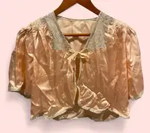 Vintage 30’s-40’s creamy peach lace satin trim wrap crop jacket negligee shawl