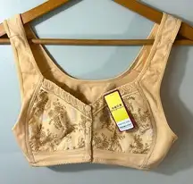 NWT all day comfort with this SNAP FRONT BRA in size 42.