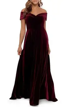 XScape NWT  Off-The-Shoulder Velvet Fit & Flare Gown - size 8