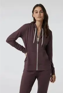 Vuori Halo Performance Hoodie 2.0 in Elderberry Heather Size Small