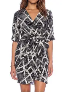 Yumi Kim 9-5‎ 100% Silk Black & White Dimond Geometric Wrap Mini Dress Size S