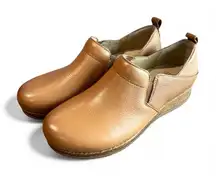 Dansko Meara Slip On Clogs Tan Waxy Milled Clog Size EU 41