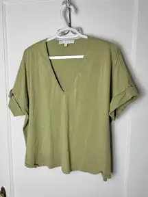 Karlie Short Sleeve T-shirt Women's Large Olive Green V-neck Oversized Slouchy