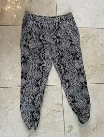 Parker NWOT $225 100% Silk Snakeskin Print Jogger Pants Sz 2