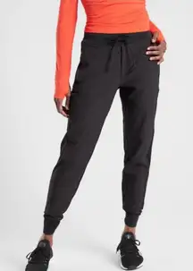 Athleta Pants Black Headlands Hybrid Trek Women’s Jogger