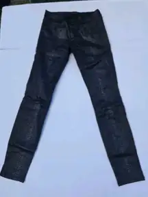 Bebe Women's Black Snake Print Skinny Pants Size 26 Faux Leather Coated