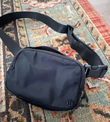 Lululemon Everywhere Belt Bag Black