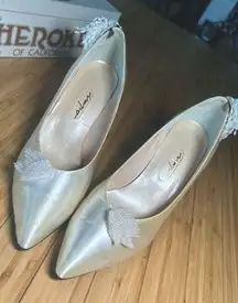 Vintage Impo White Satin Pointed Toe Heels w/ Clip-on Details 10