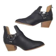 Qupid Black Pointed Toe Cut-out Ankle Booties