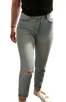 Brandy Melville • John Galt Jeans Light Wash Hole in Knee Rigid Skinny Jeans