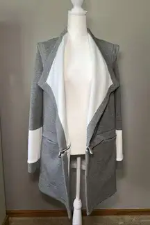 BCBGmaxazria Convertible Detachable Open Jacket Size Small Grey Casual