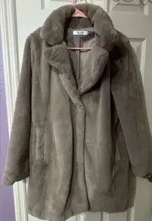 Stoosh Women's Teddy Jacket in Taupe