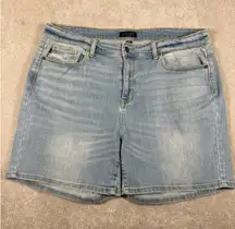 Judy Blue 3xl Midi Shorts EUC Stretch Light Wash High Those 5in