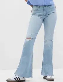 GAP '70s High Rise Distressed Split Hem Flare Jeans Light Wash Blue 33 / 16