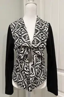 Signature Studio Black and White Patterned Cardigan Size L