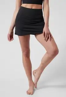 Athleta Salutation Stash 14 1/2 Skort Black Workout Skirt w/ Shorts SZ Small