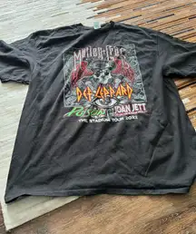 Motley crew concert tee