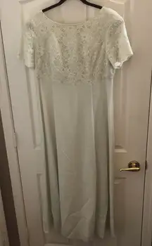 FINAL MARKDOWN 
Romantic lanz of Salzburg dress 12p