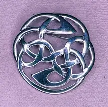 656. Artisan Silvertone Celtic Knot Brooch