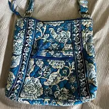 VERA BRADLEY Blue White Crossbody‎ Bag Floral Paisley